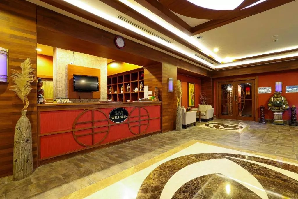Crystal De Luxe Resort and Spa